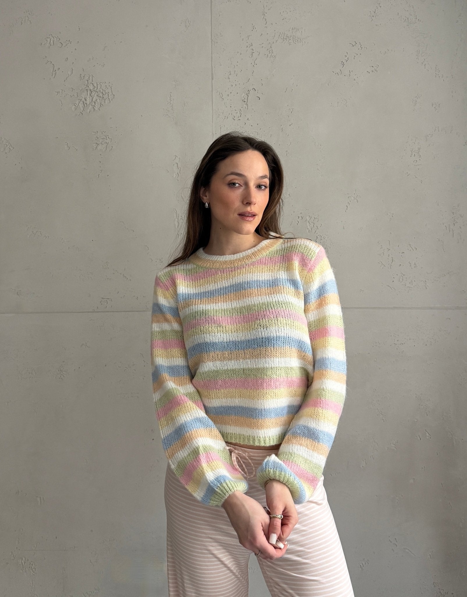 Gestreifter Pastell Pullover mit Rundhals - Switch - Fashion
