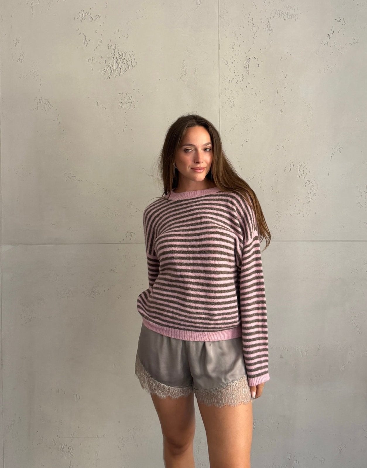 Gestreifter Pullover mit abgesetzter Naht - Switch-Fashion