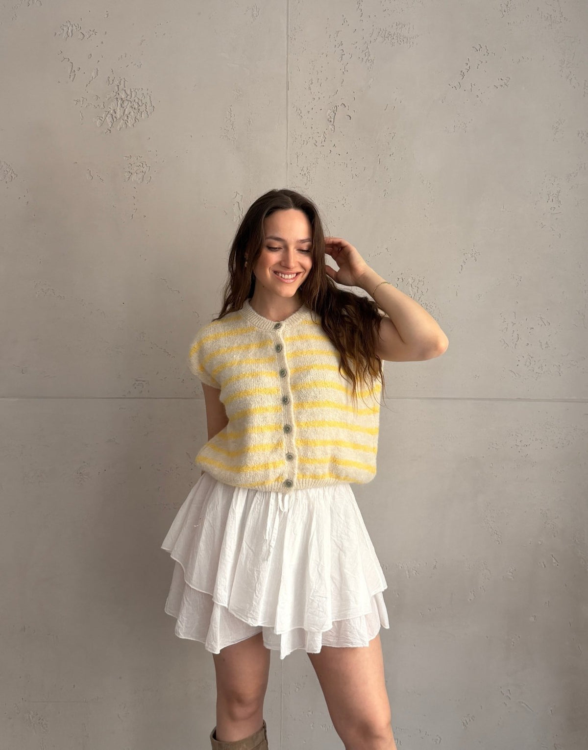 Gestreifter Pullunder mit Knöpfen & Übergeschnittener Schulter - Switch - Fashion