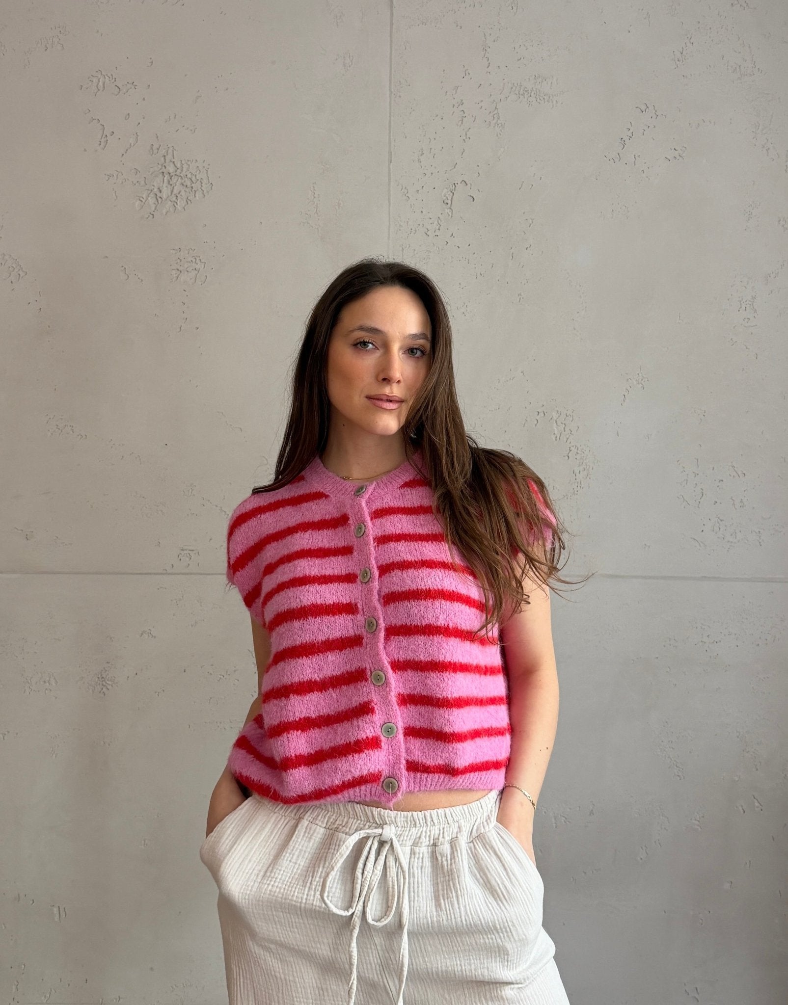 Gestreifter Pullunder mit Knöpfen & Übergeschnittener Schulter - Switch - Fashion