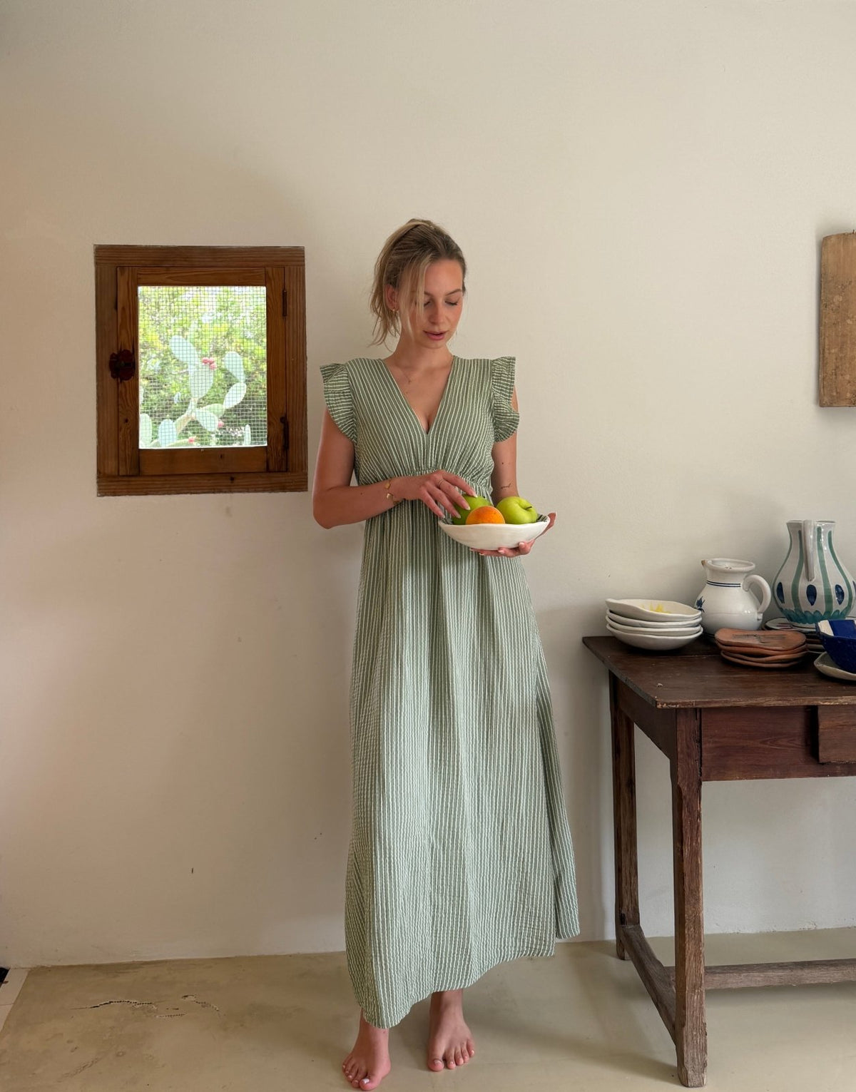 Gestreiftes Musselin Maxikleid mit Rückenausschnitt – Schmale Längsstreifen - Switch-Fashion