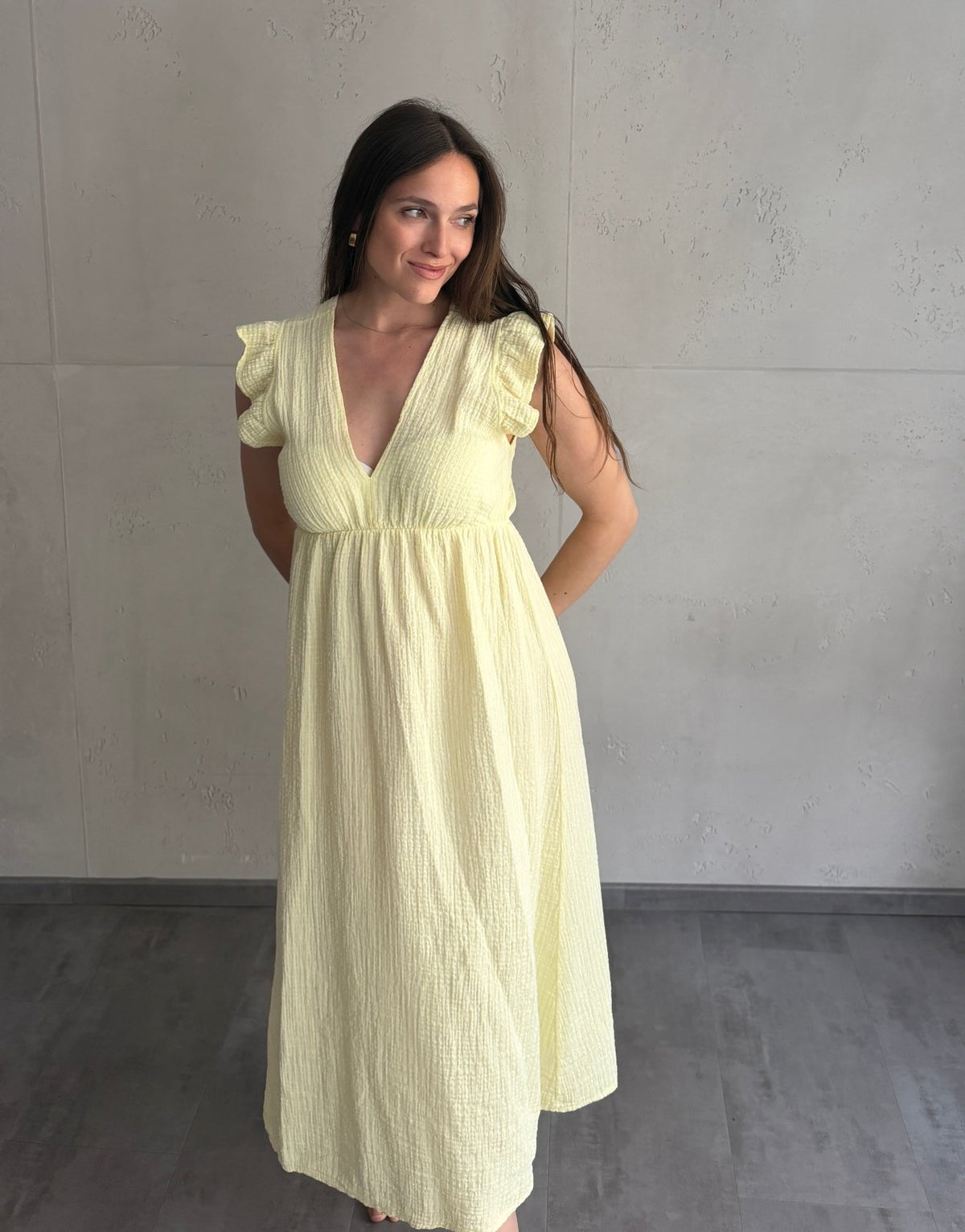 Gestreiftes Musselin Maxikleid mit Rückenausschnitt – Schmale Längsstreifen - Switch - Fashion