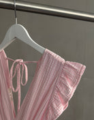 Gestreiftes Musselin Maxikleid mit Rückenausschnitt – Schmale Längsstreifen - Switch-Fashion