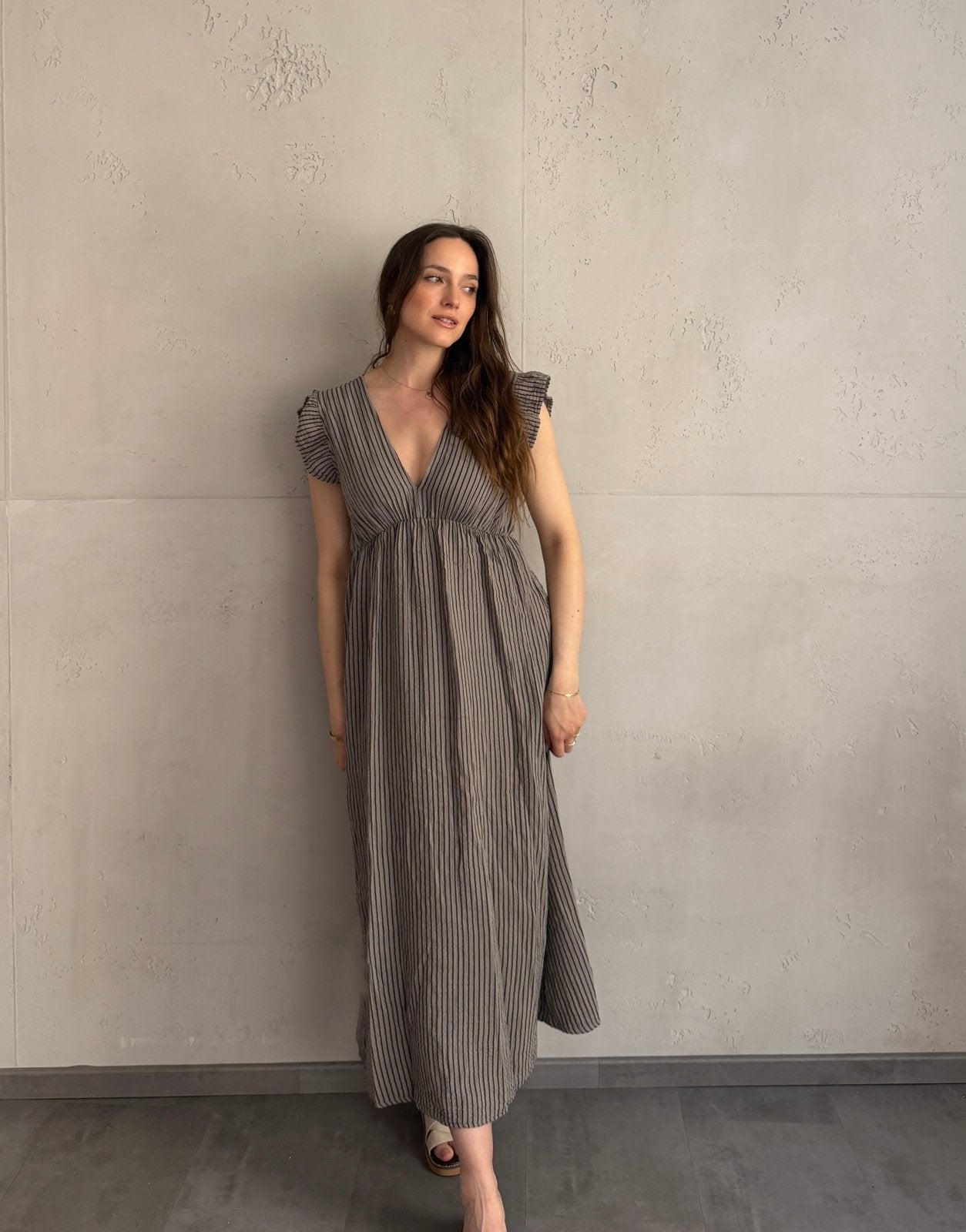 Gestreiftes Musselin Maxikleid mit Rückenausschnitt – Schmale Längsstreifen - Switch - Fashion