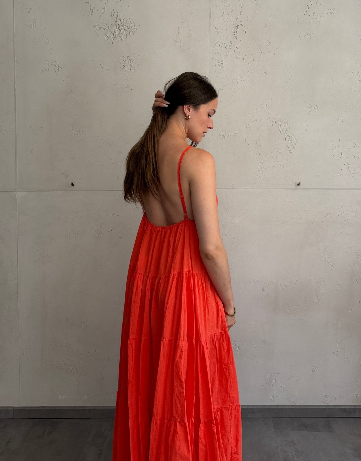 Gestuftes Maxi Kleid mit Spaghettiträgern – 100% Baumwolle - Switch-Fashion