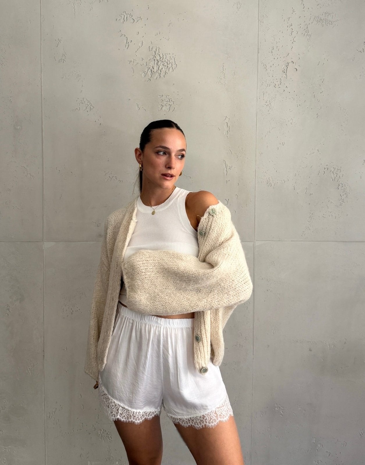 Grobgestrickter Cardigan mit großen Knöpfen - Switch-Fashion