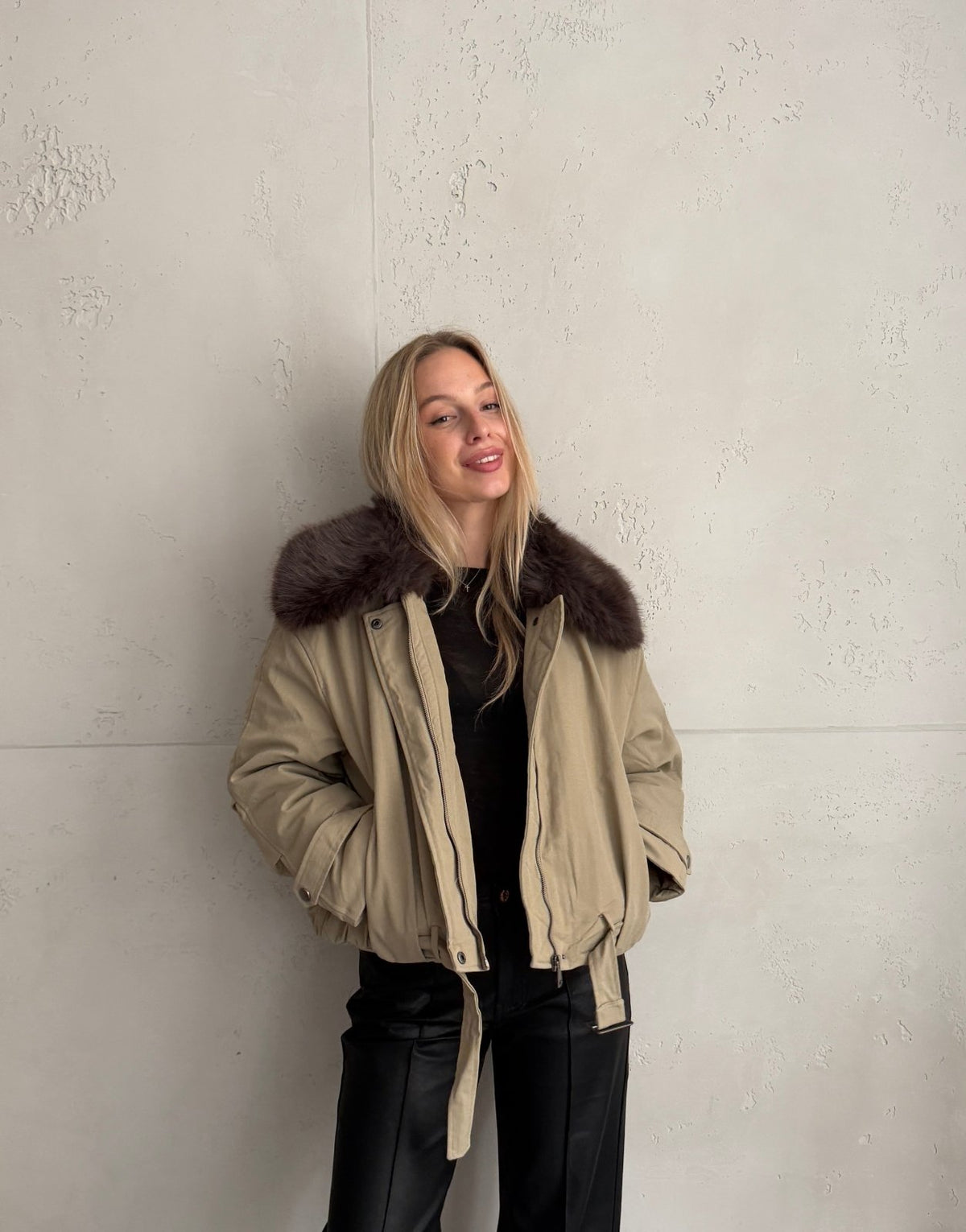Jacke mit abnehmbarem Fellkragen - Switch-Fashion