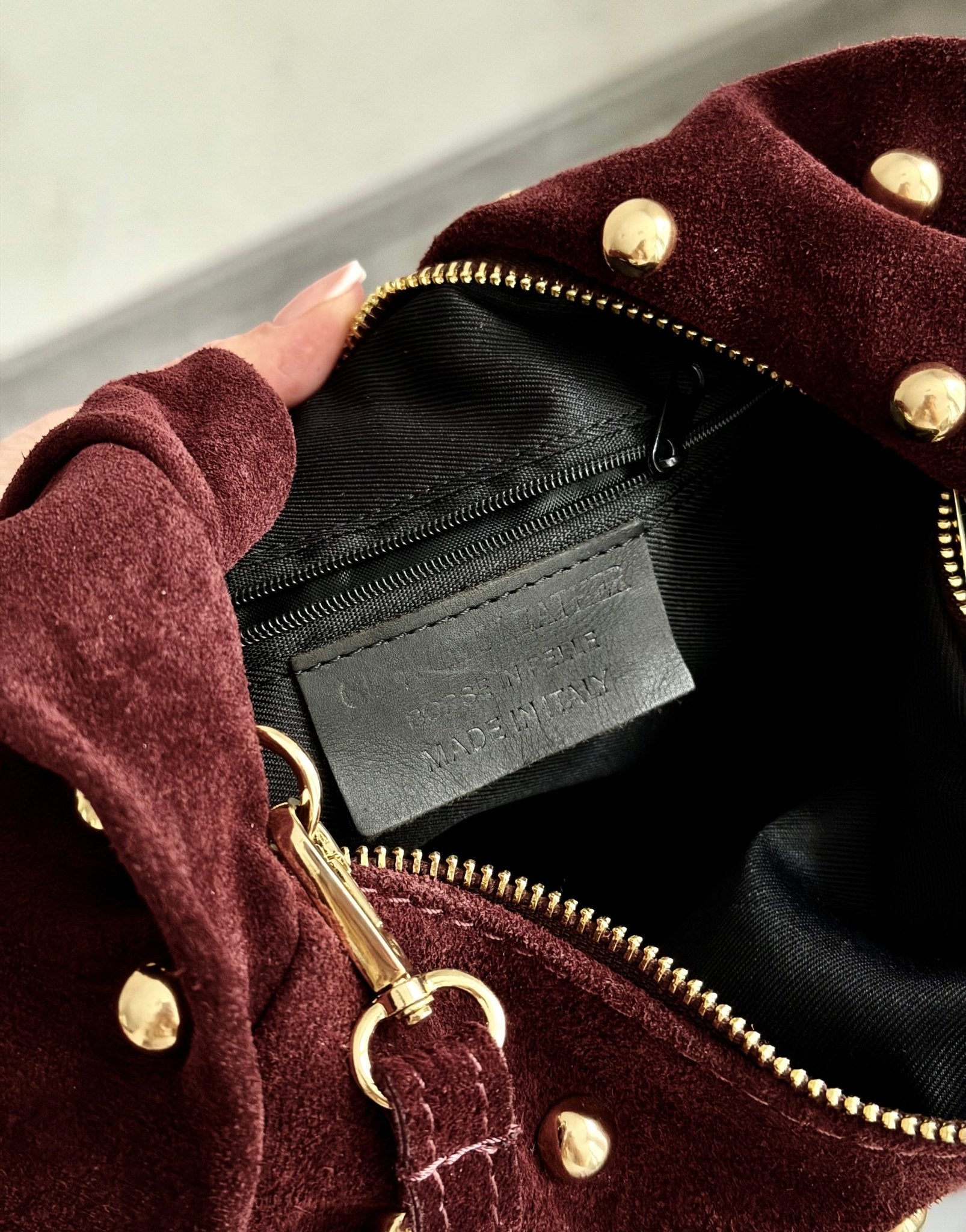 Kleine Leder - Handtasche mit Nieten – Burgundy / Braun - Switch - Fashion