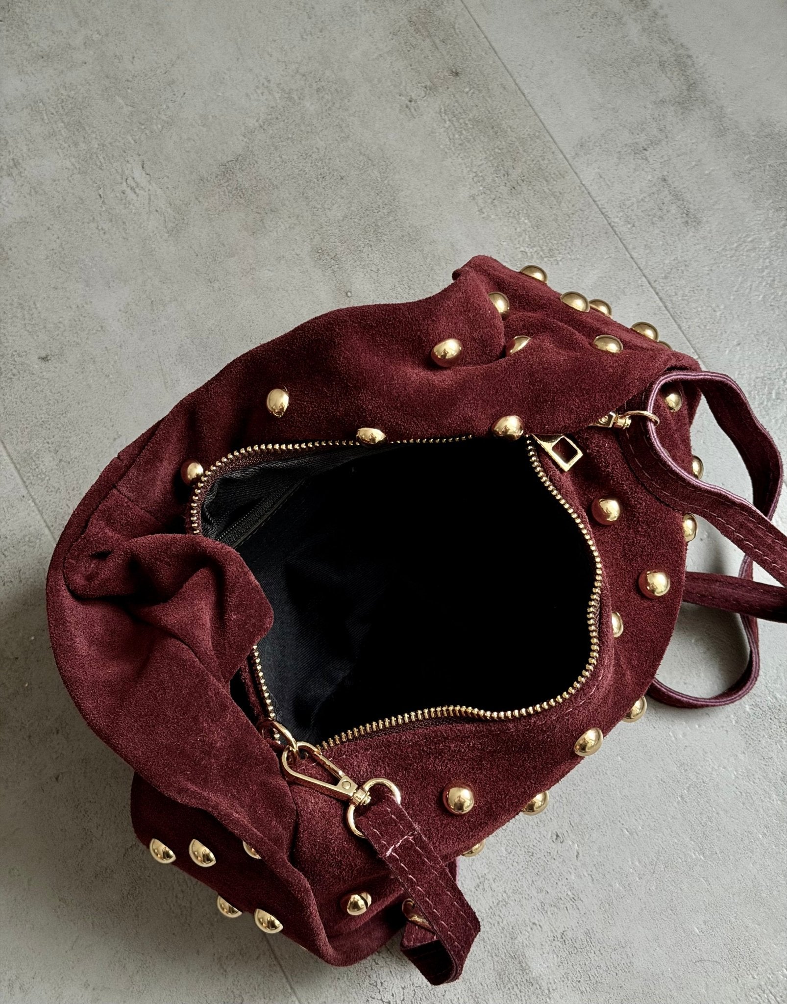 Kleine Leder - Handtasche mit Nieten – Burgundy / Braun - Switch - Fashion