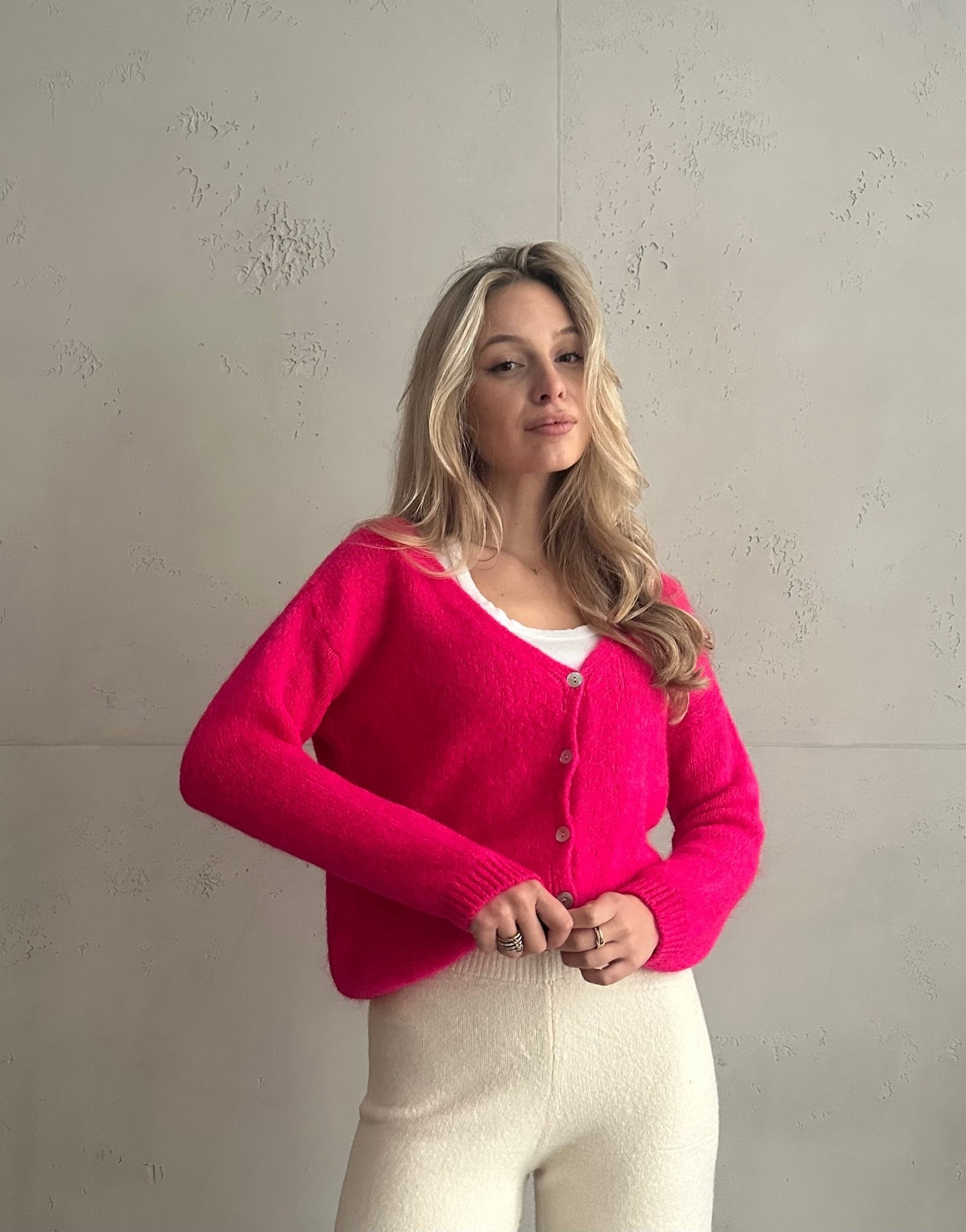 Kurze Mohair Strickjacke mit V - Ausschhnitt - Switch - Fashion