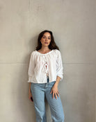 Kurze Musselinbluse mit Schleifen und Gummizug - Switch - Fashion