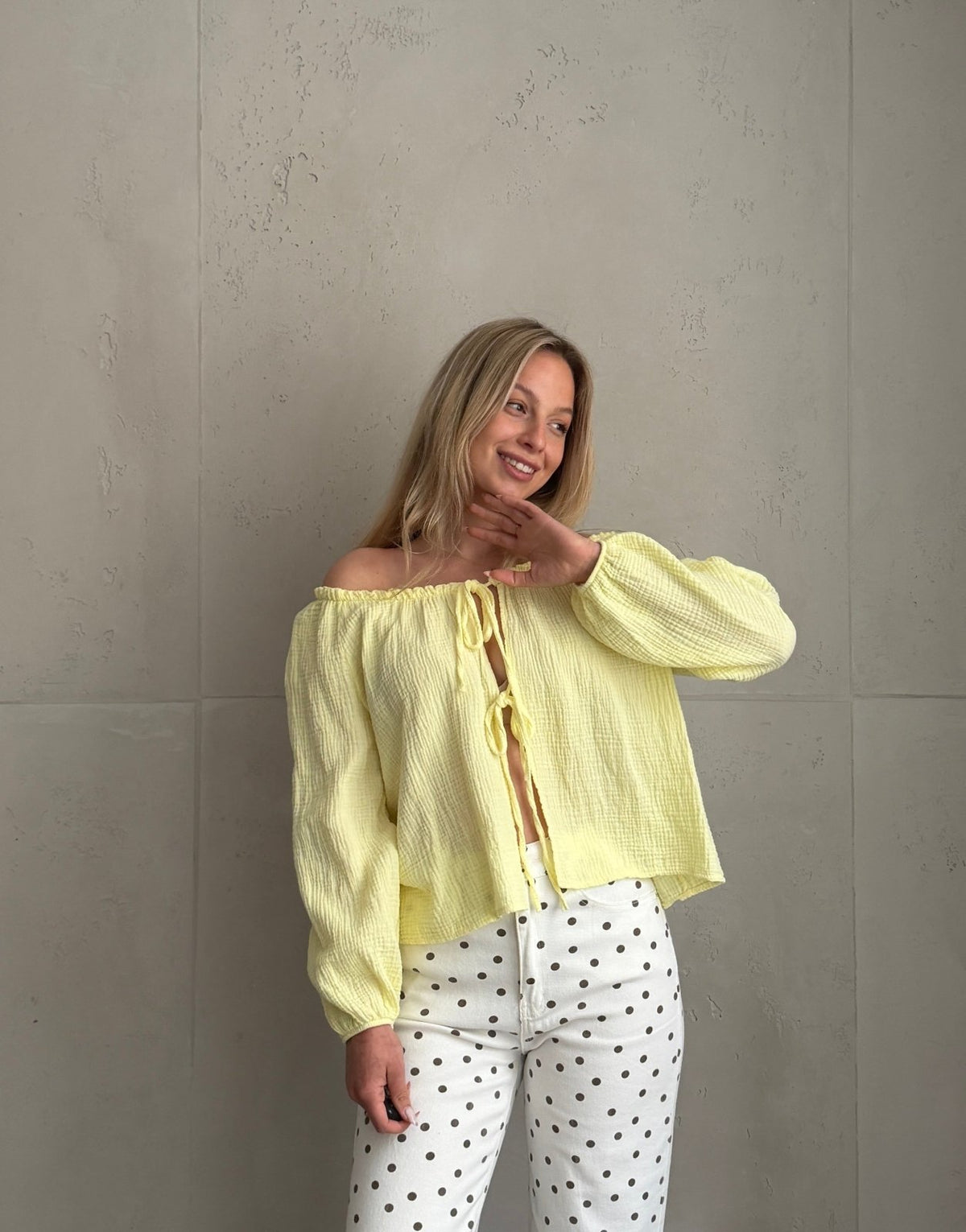 Kurze Musselinbluse mit Schleifen und Gummizug - Switch - Fashion