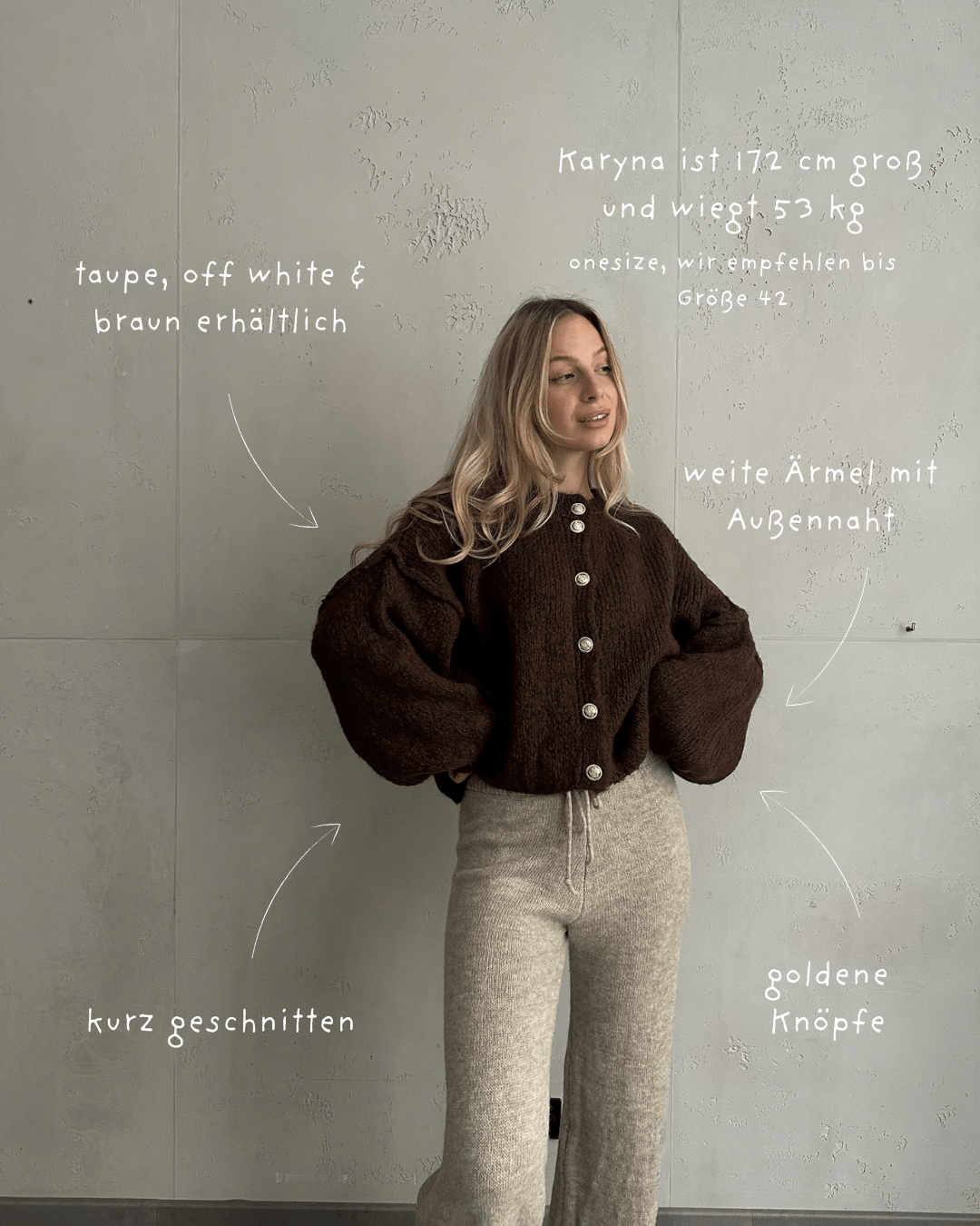Kurze Strickjacke mit goldenen Knöpfen