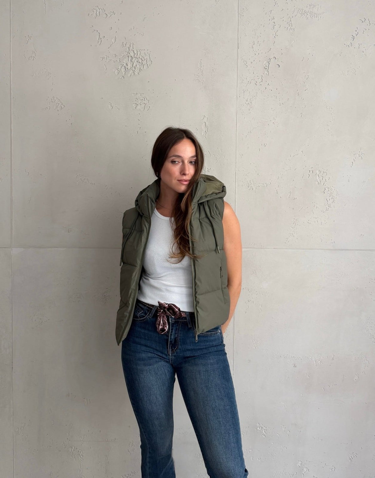 Kurze Weste mit Kapuze - Switch-Fashion