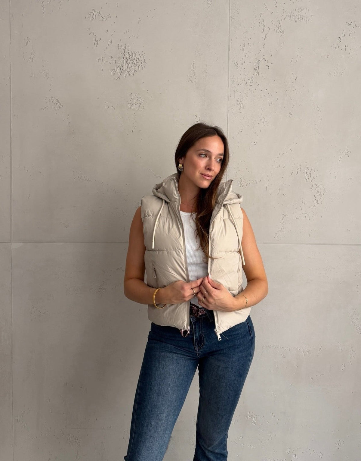 Kurze Weste mit Kapuze - Switch-Fashion