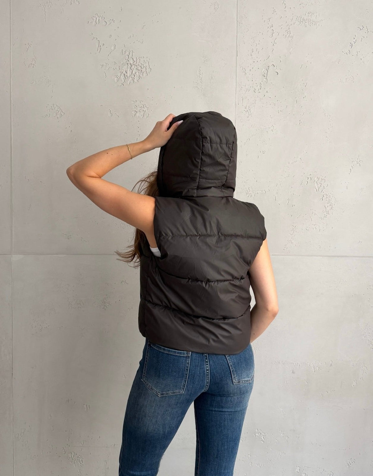 Kurze Weste mit Kapuze - Switch-Fashion