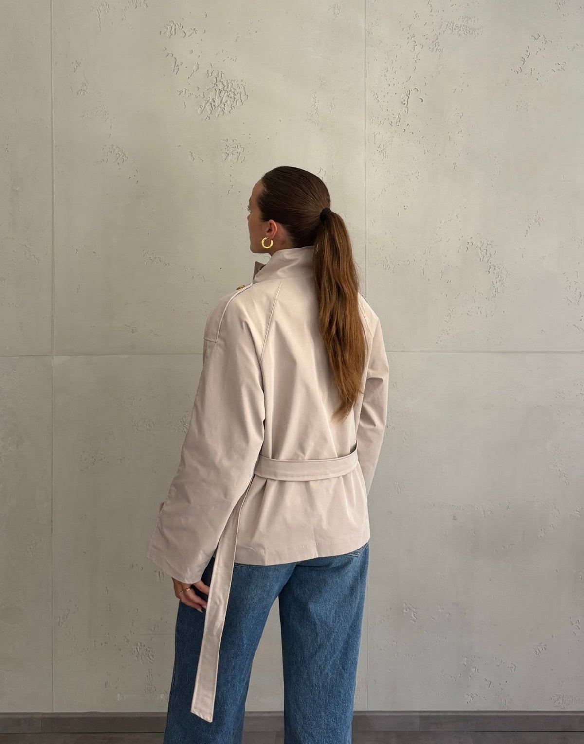 Kurzer Trenchcoat mit Stehkragen - Switch-Fashion