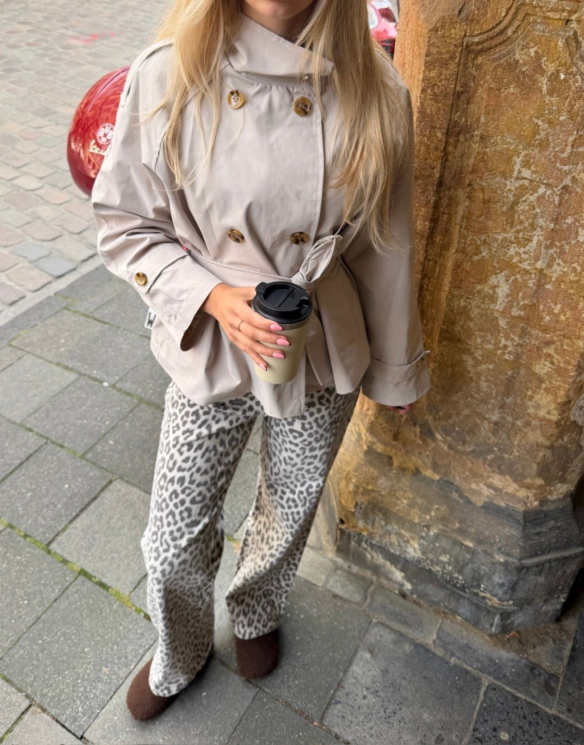 Kurzer Trenchcoat mit Stehkragen - Switch-Fashion