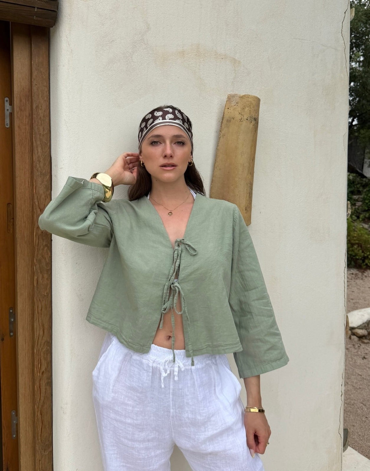 Leinen Bluse zum Binden – V-Ausschnitt, ausgestellter Arm - Switch-Fashion