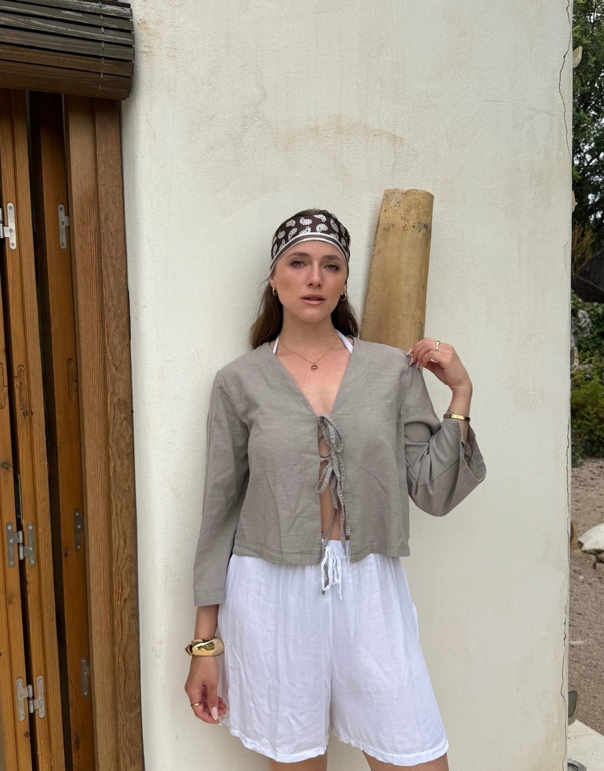 Leinen Bluse zum Binden – V-Ausschnitt, ausgestellter Arm - Switch-Fashion