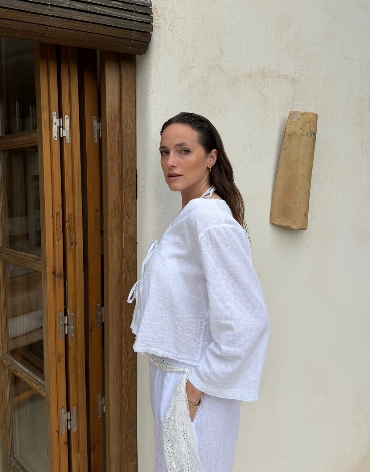 Leinen Bluse zum Binden – V-Ausschnitt, ausgestellter Arm - Switch-Fashion
