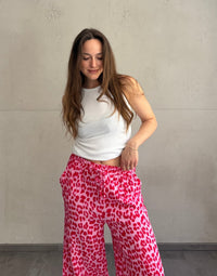 Leo Musselinhose mit weitem Bein