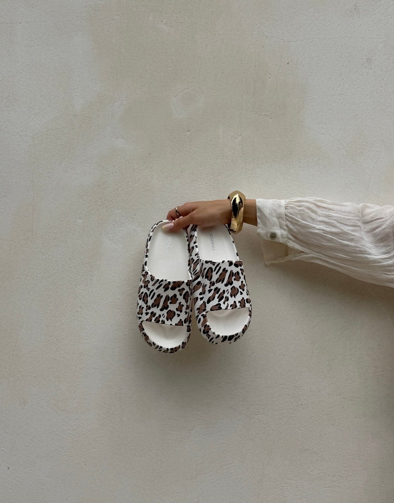 Leo Slides – Animal Print, Gummi, zwei Farben - Switch-Fashion