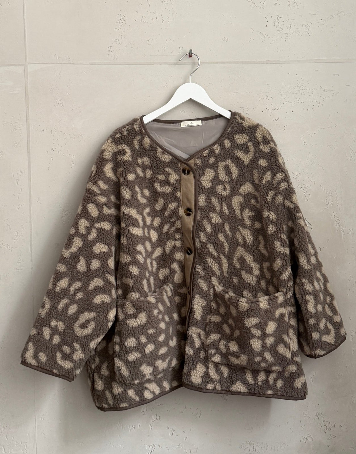 Leo Teddy Jacke mit Knöpfen - Switch-Fashion