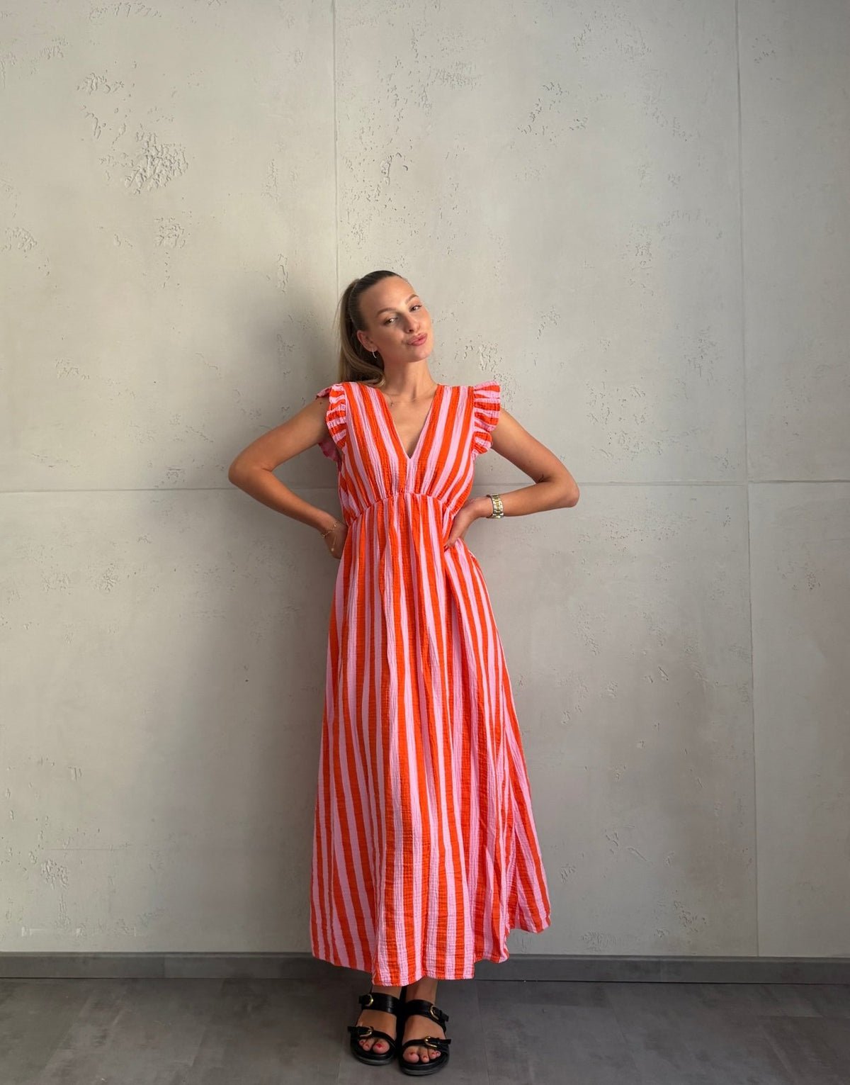 Maxikleid mit Rückenausschnitt in breiten Streifen - Switch-Fashion