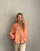 Musselin Bluse mit Neon - Muster – Oversize, durchgeknöpft, 100% Baumwolle - Switch - Fashion