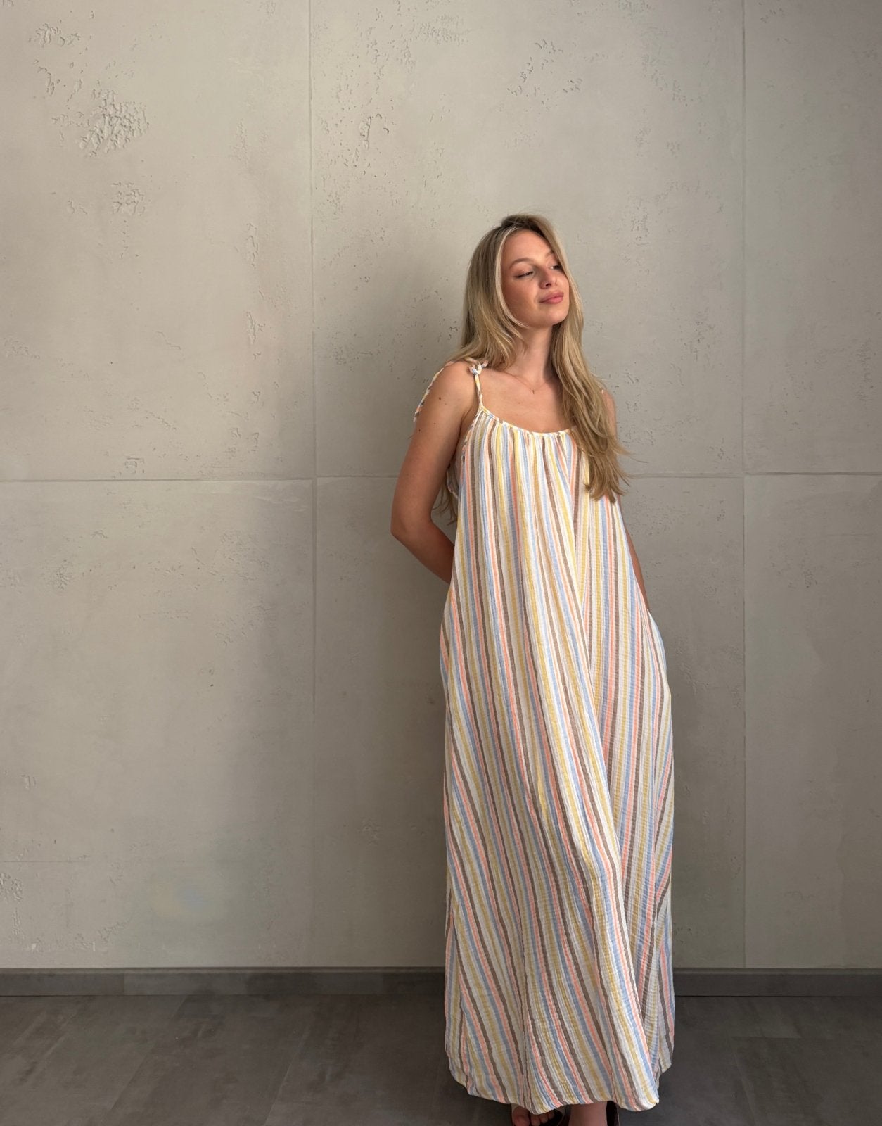 Musselin Maxikleid mit Pastellstreifen & Spaghettiträgern – 100% Baumwolle - Switch - Fashion