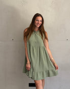 Musselin Minikleid mit Rüschenkragen – Ärmellos, Uni - Switch-Fashion