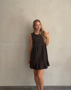 Musselin Minikleid mit Rüschenkragen – Ärmellos, Uni - Switch-Fashion