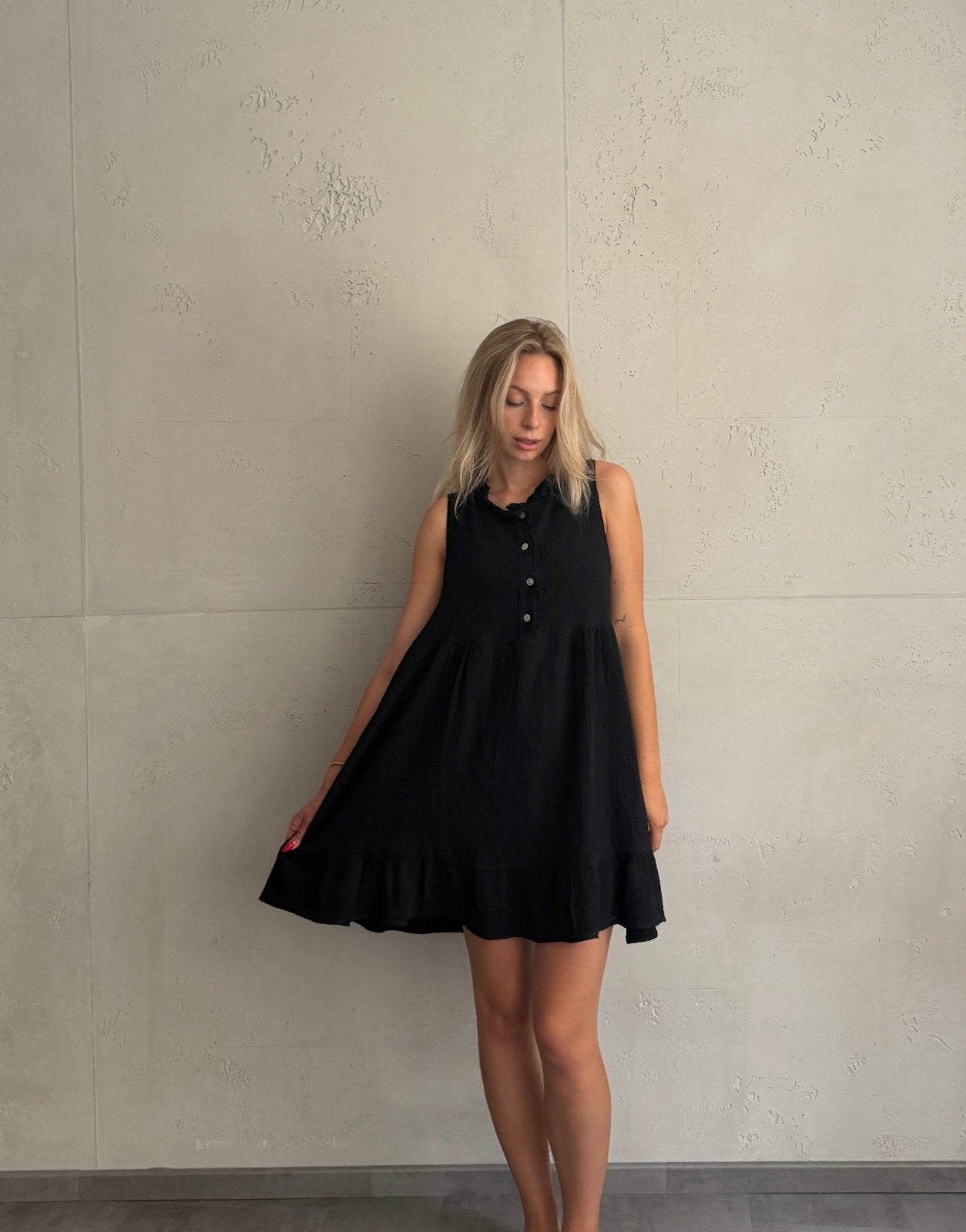 Musselin Minikleid mit Rüschenkragen – Ärmellos, Uni - Switch-Fashion