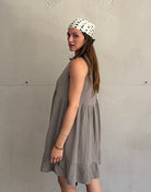 Musselin Minikleid mit Rüschenkragen – Ärmellos, Uni - Switch-Fashion