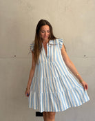 Musselin Minikleid mit Streifen & Rüschenärmel – 100% Baumwolle - Switch-Fashion