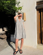 Musselin Minikleid mit Streifen & Rüschenärmel – 100% Baumwolle - Switch-Fashion