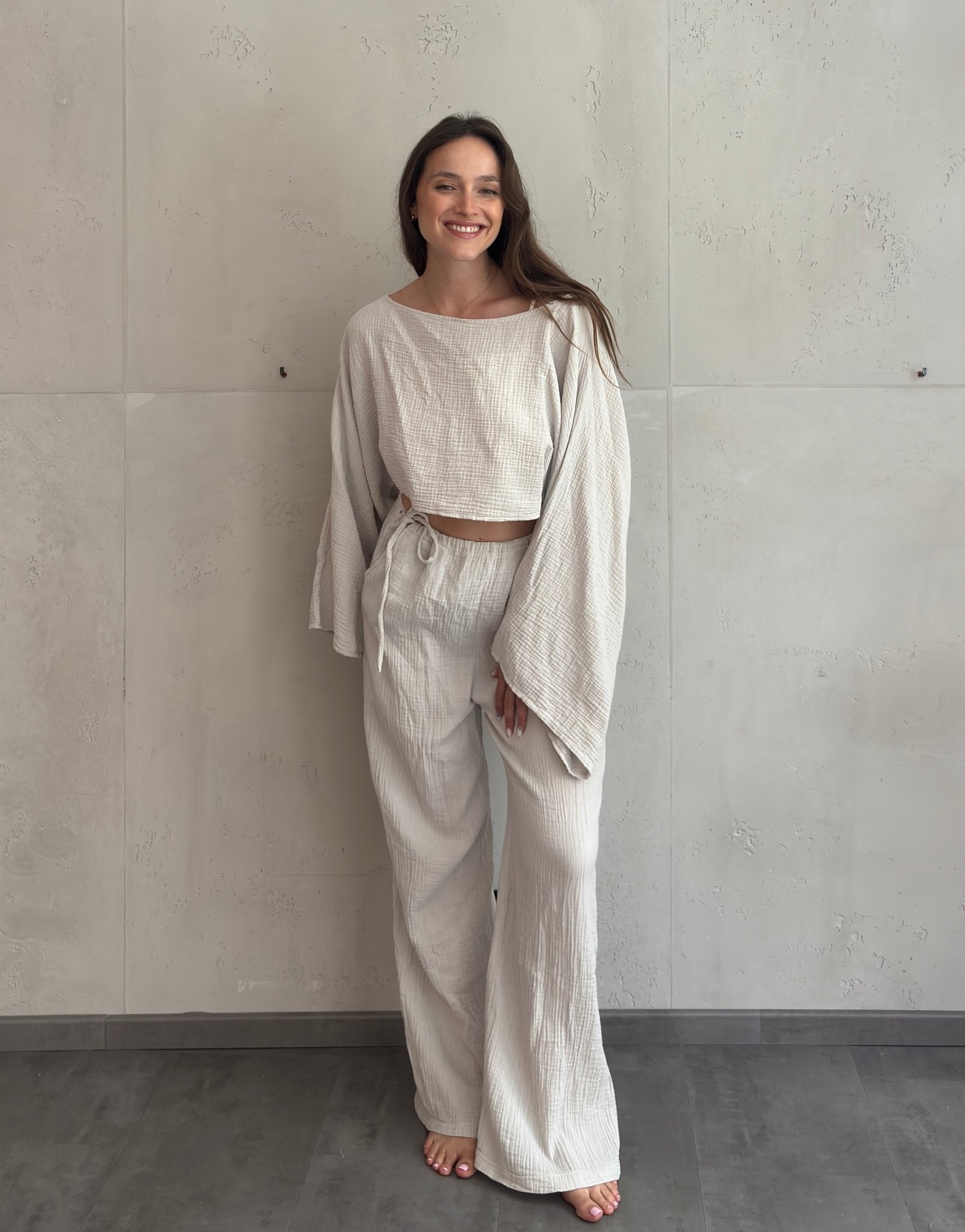 Musselin Set aus weiter Bluse und verstellbarer Hose - Switch - Fashion