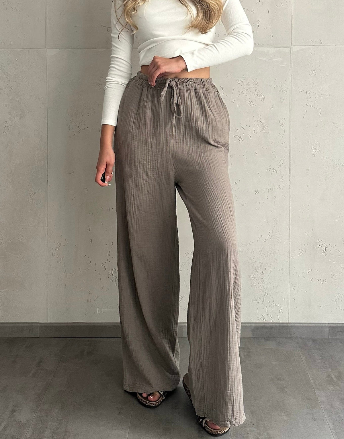 Unifarbene Musselinhose aus 100% Baumwolle