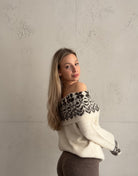 Off - Shoulder Strickpullover mit Schneeflocken Design - Switch - Fashion