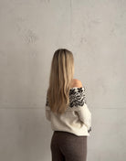 Off - Shoulder Strickpullover mit Schneeflocken Design - Switch - Fashion