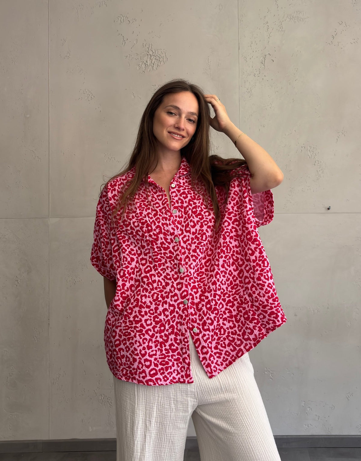 Oversize Leo Musselin Bluse mit kurzen Ärmeln
