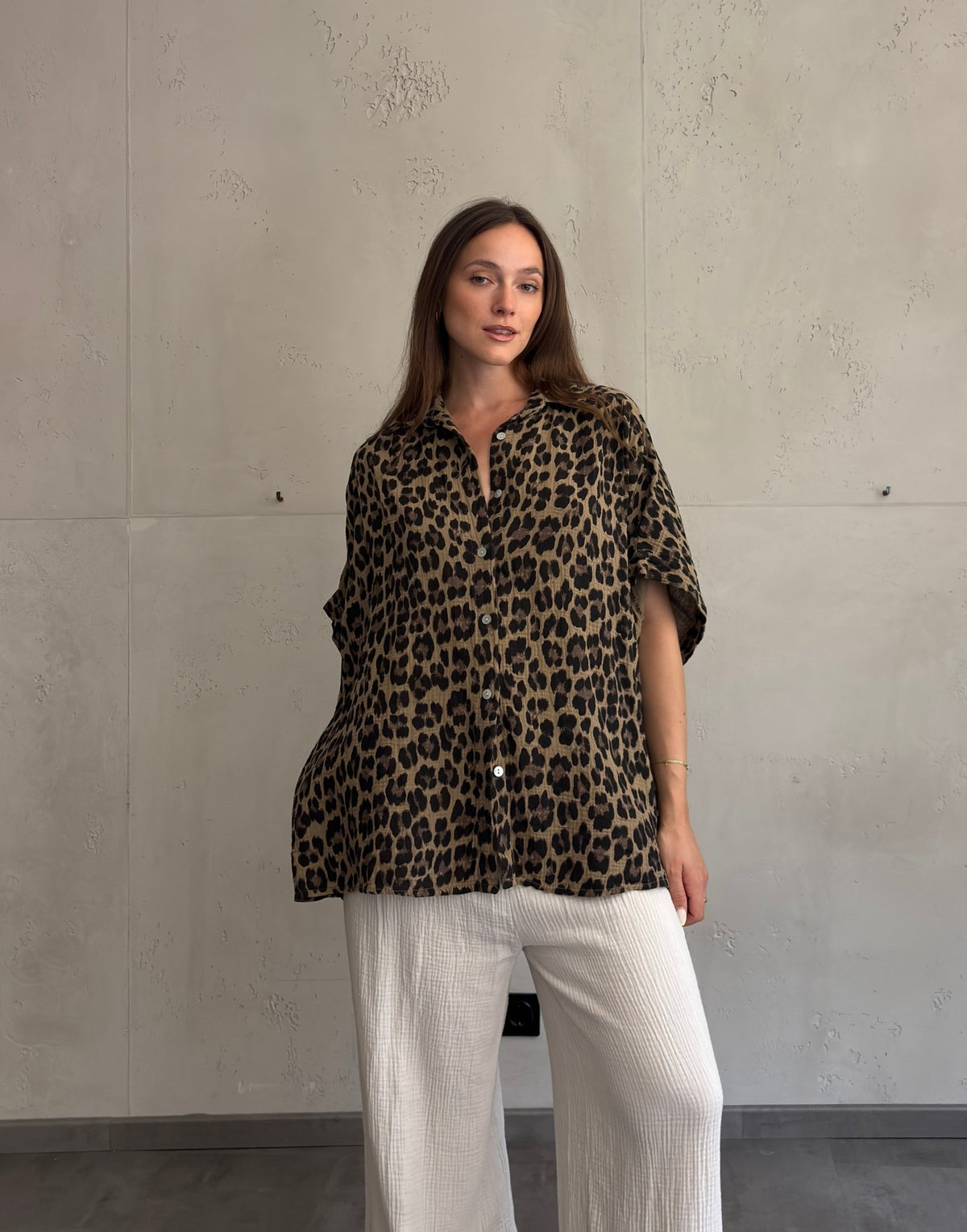 Oversize Leo Musselin Bluse mit kurzen Ärmeln