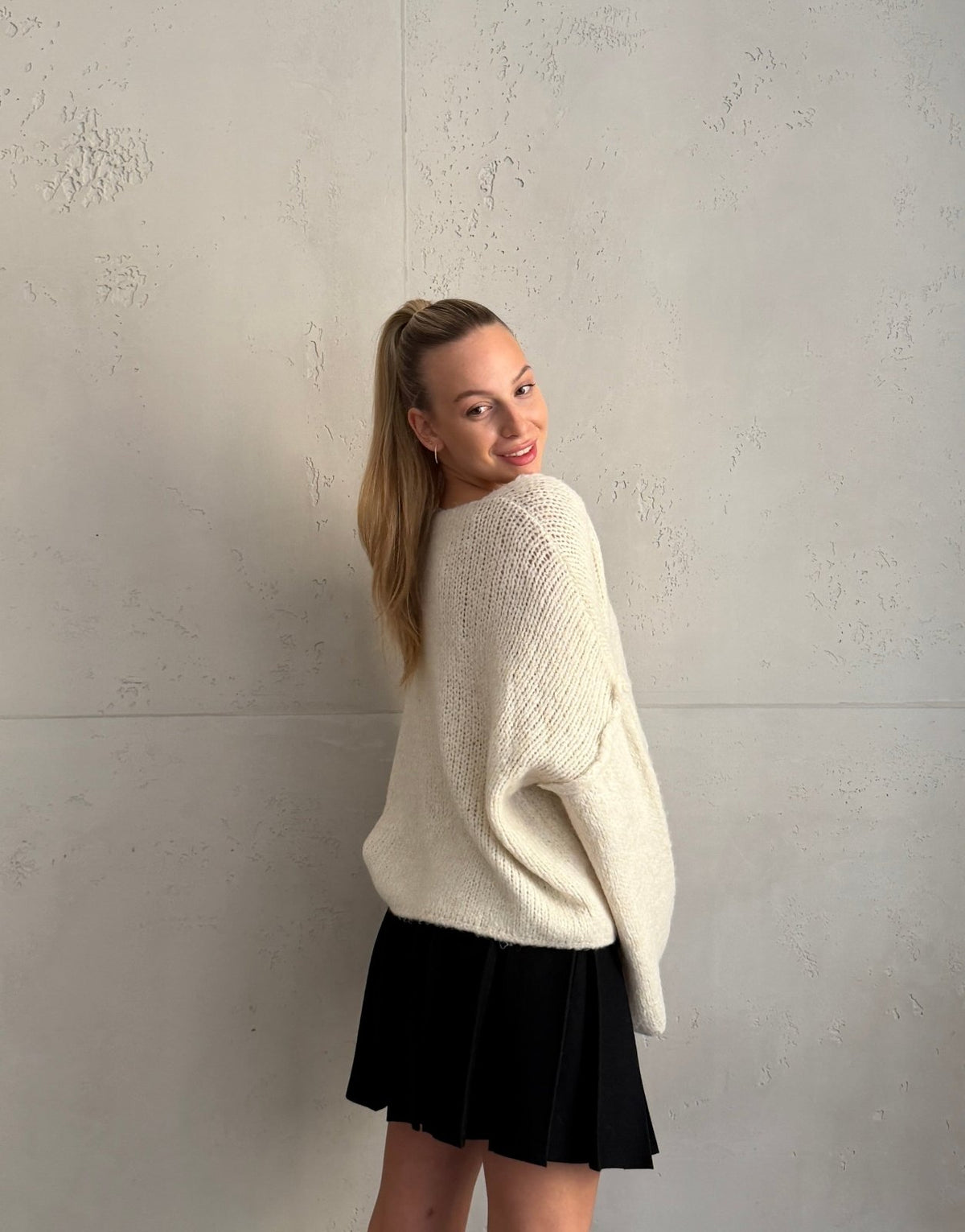 Oversize Pullover mit V-Ausschnitt - Switch-Fashion