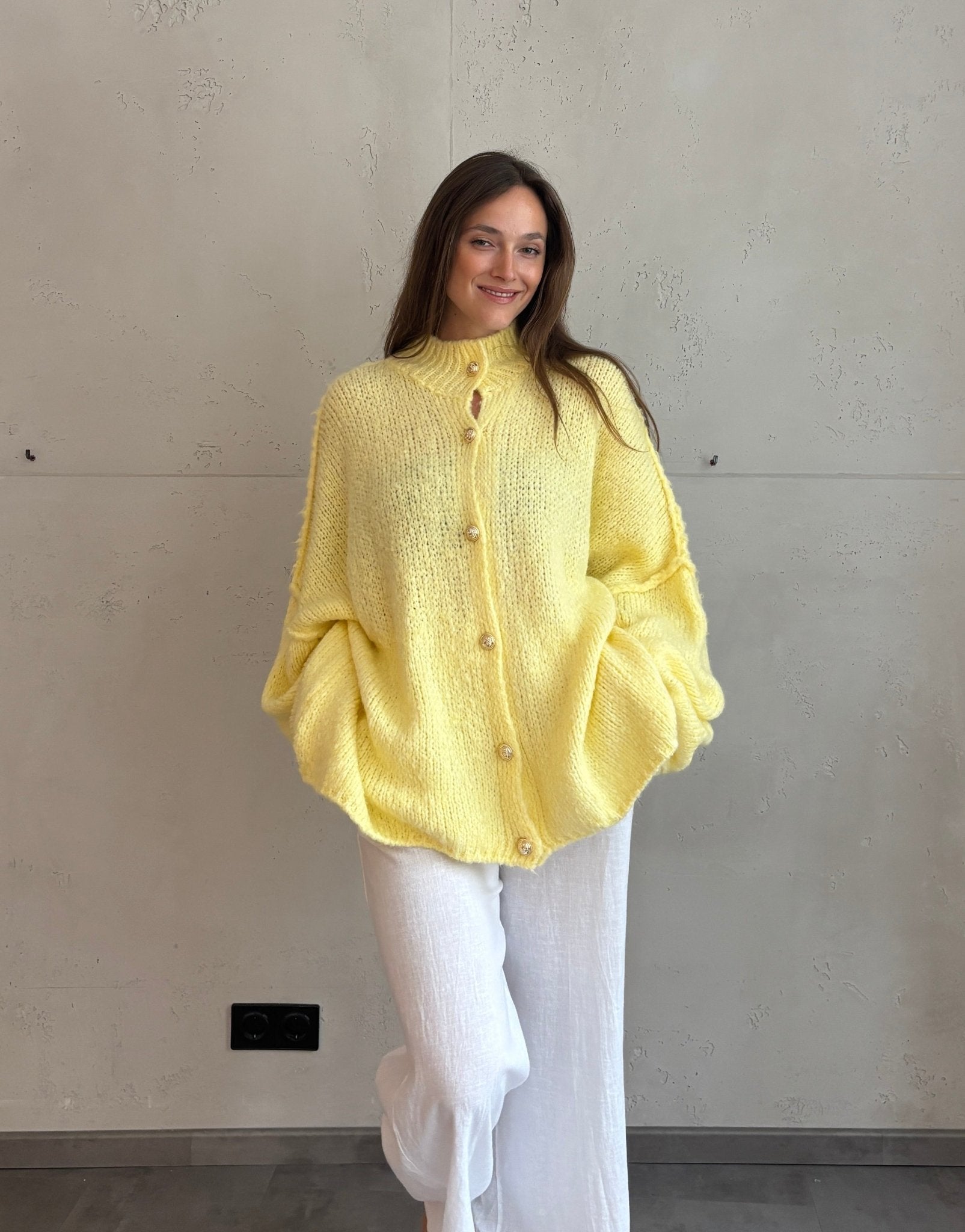 Oversize Strickjacke - Knöpfe