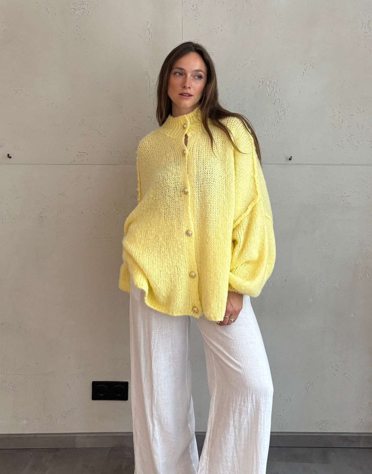 Oversize Strickjacke mit Knöpfen