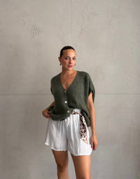 Oversized Pullunder mit Knopfleiste und V-Ausschnitt in Mohair