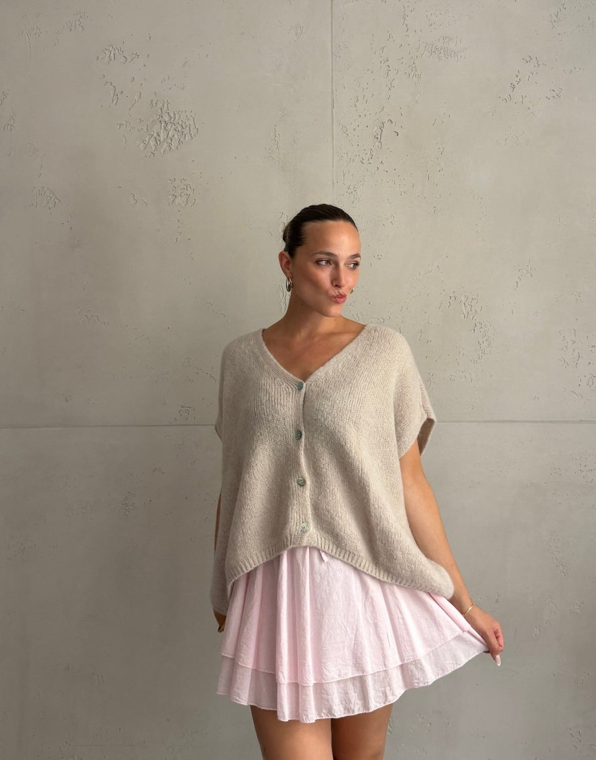 Oversized Pullunder mit Knopfleiste und V-Ausschnitt in Mohair - Switch-Fashion