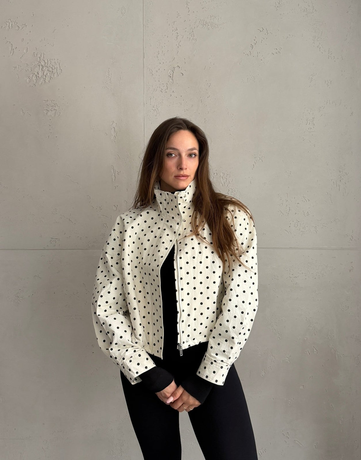 Polka Dot Windjacke mit Stehkragen & verstellbarem Bund – Beige - Switch - Fashion