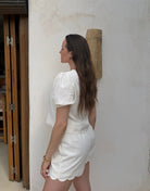 Puffärmel Bluse zum Binden – V-Ausschnitt, Wellenrand, Offwhite - Switch-Fashion